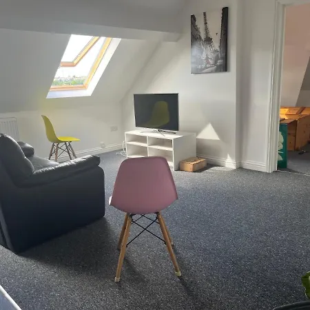 2 Bed Flat Near Old Market, Centre * Bristol